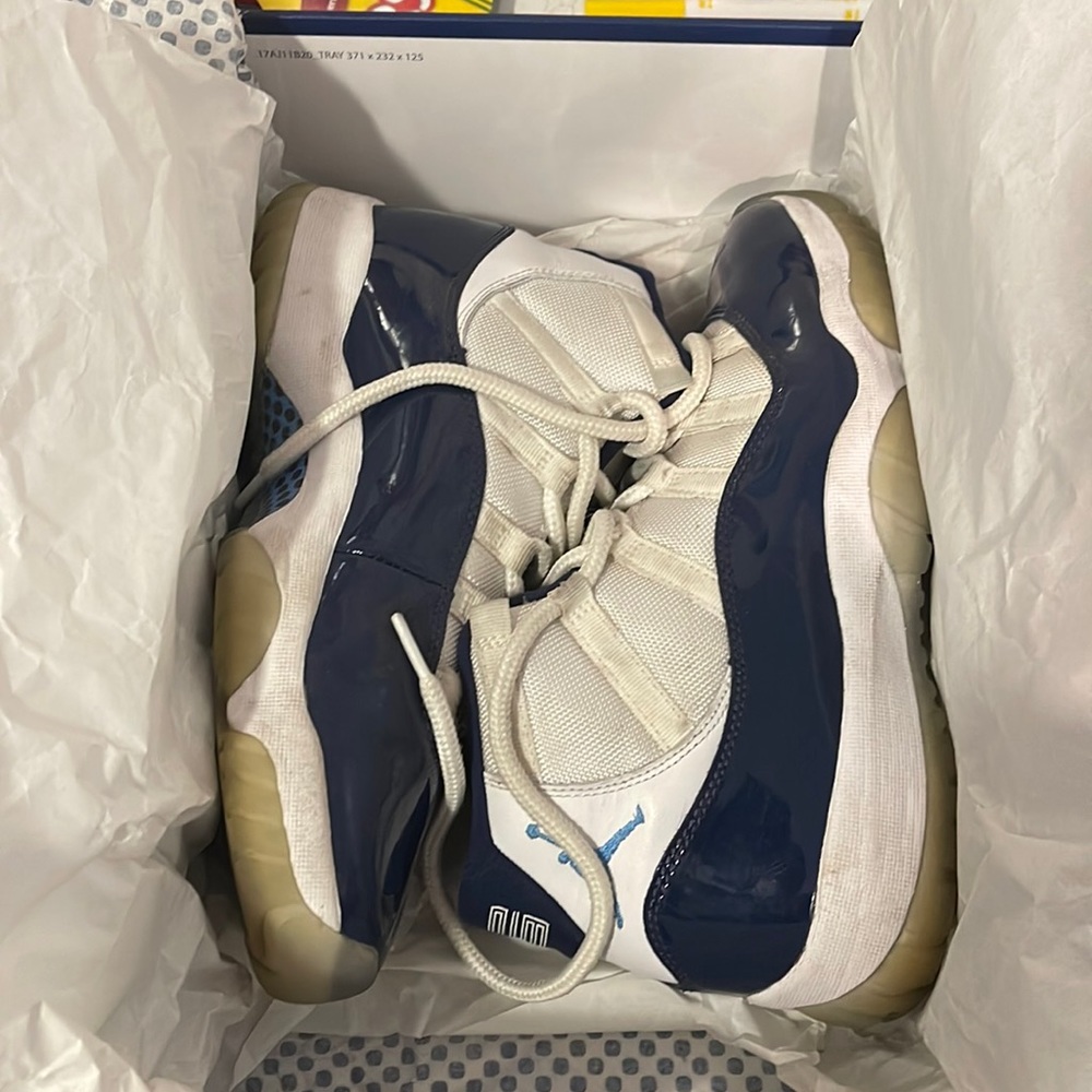 AIR JORDAN 11 RETRO